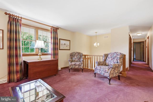 2733 VILLAGE RD, Langhorne, PA 19047