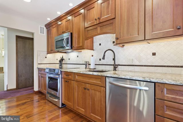 2733 VILLAGE RD, Langhorne, PA 19047