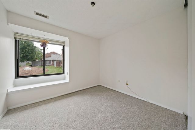 47 Rosewood Dr 47, Stoughton, MA 02072