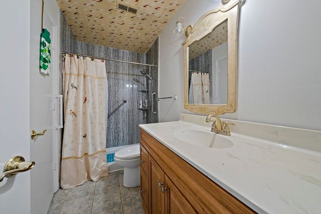 47 Rosewood Dr 47, Stoughton, MA 02072