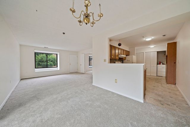 47 Rosewood Dr 47, Stoughton, MA 02072