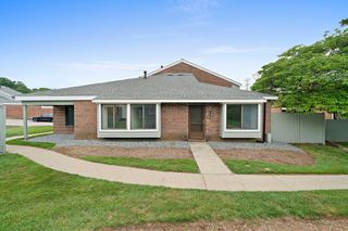 47 Rosewood Dr 47, Stoughton, MA 02072