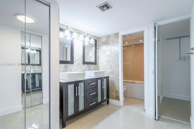 20347 W Country Club Dr TH15, Aventura, FL 33180