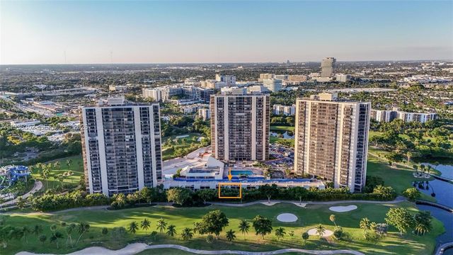 20347 W Country Club Dr TH15, Aventura, FL 33180