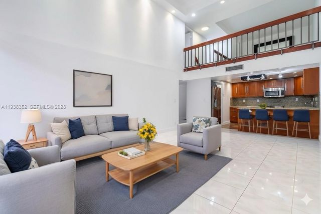 20347 W Country Club Dr TH15, Aventura, FL 33180