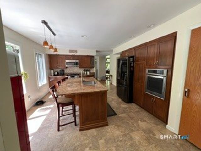 72 Pinnacle Road, Ellington, CT 06029