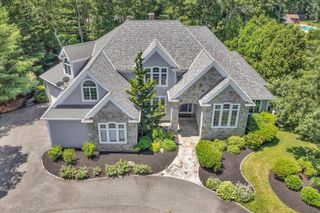 20 Eagle Drive, Mashpee, MA 02649