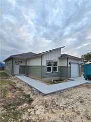 833 Utica St, Corpus Christi, TX 78418