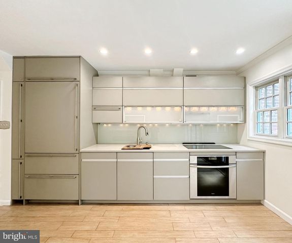 3019 ORCHARD LN NW, Washington, DC 20007