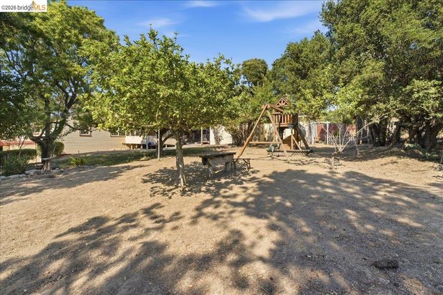 2721 Hidden Ln, Hayward, CA 94541