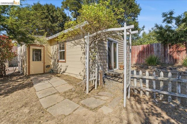 2721 Hidden Ln, Hayward, CA 94541