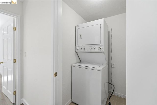 2721 Hidden Ln, Hayward, CA 94541