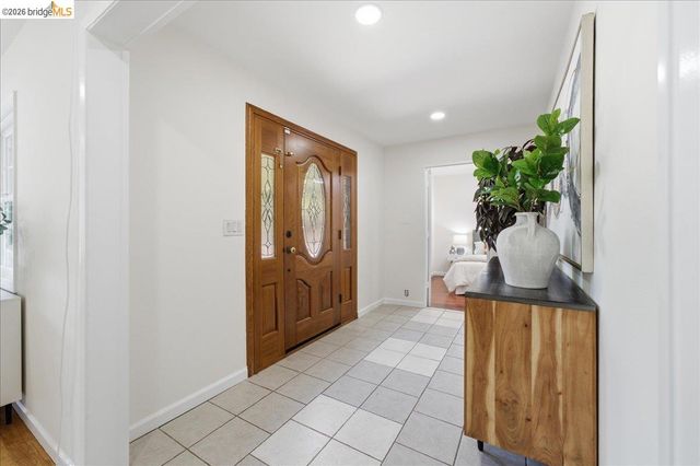 2721 Hidden Ln, Hayward, CA 94541