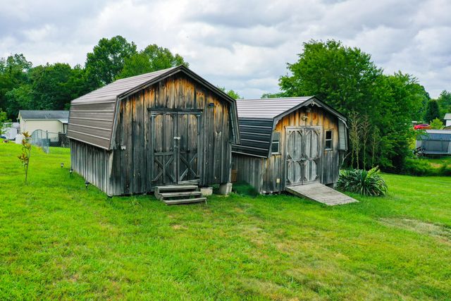 323 Sunny Brook Circle, London, KY 40744