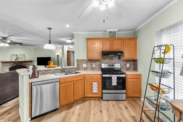 323 Sunny Brook Circle, London, KY 40744