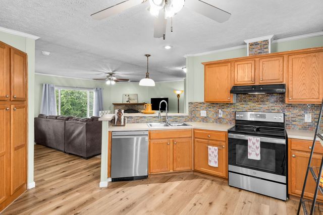 323 Sunny Brook Circle, London, KY 40744