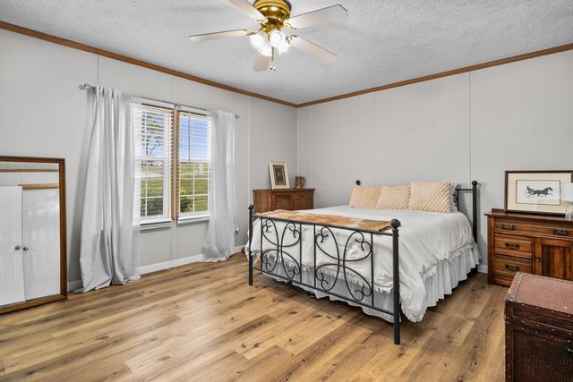 323 Sunny Brook Circle, London, KY 40744