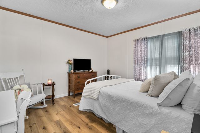 323 Sunny Brook Circle, London, KY 40744