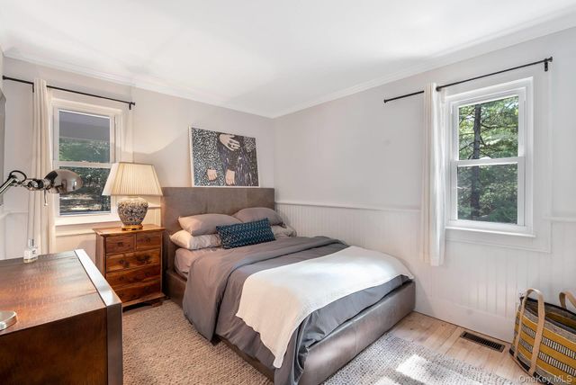 34 Harbor Boulevard, East Hampton, NY 11937