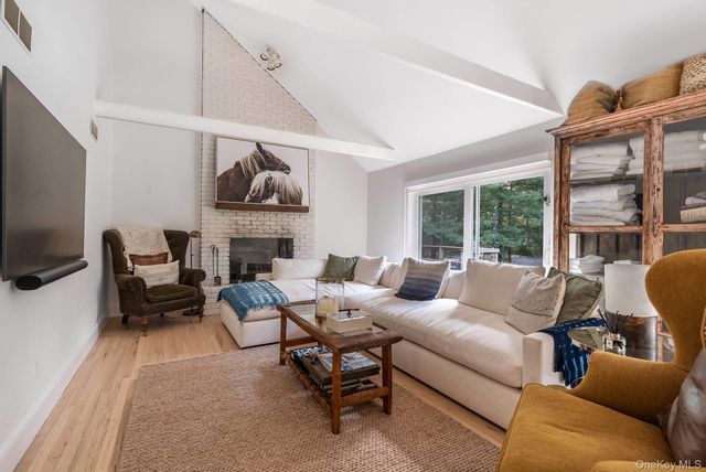34 Harbor Boulevard, East Hampton, NY 11937