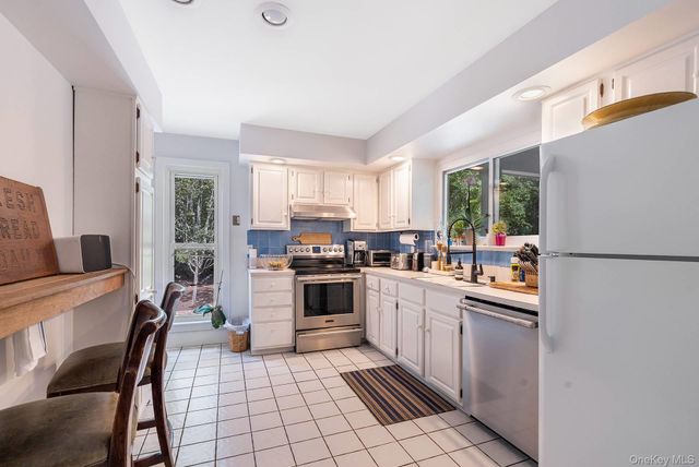34 Harbor Boulevard, East Hampton, NY 11937