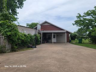 2200 Floyd Hampton Road, Crowley, TX 76036