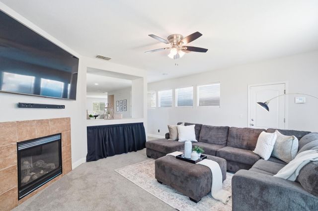 337 Scrub Oak Dr, Lathrop, CA 95330