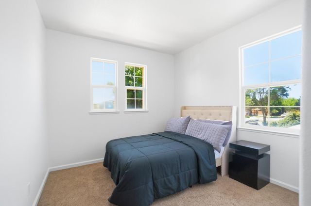 337 Scrub Oak Dr, Lathrop, CA 95330