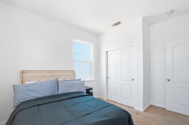 337 Scrub Oak Dr, Lathrop, CA 95330