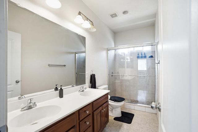 337 Scrub Oak Dr, Lathrop, CA 95330