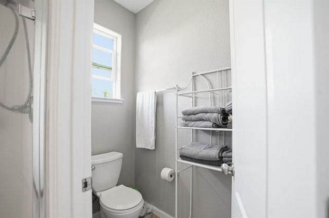 337 Scrub Oak Dr, Lathrop, CA 95330