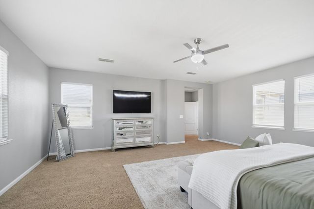 337 Scrub Oak Dr, Lathrop, CA 95330