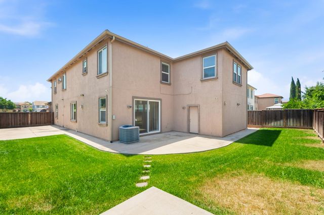 337 Scrub Oak Dr, Lathrop, CA 95330