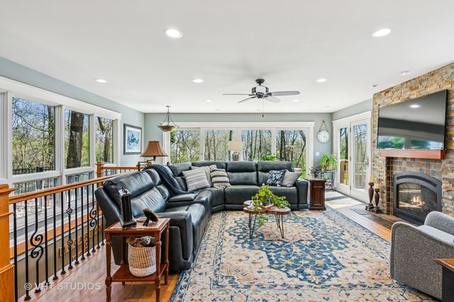 2S283 Route 59, Warrenville, IL 60555