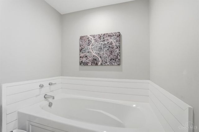 2235 Riverside Drive, Cincinnati, OH 45202