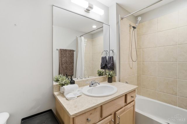 2235 Riverside Drive, Cincinnati, OH 45202