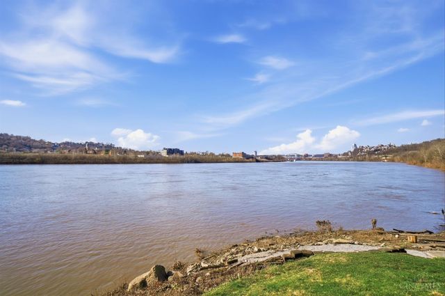 2235 Riverside Drive, Cincinnati, OH 45202