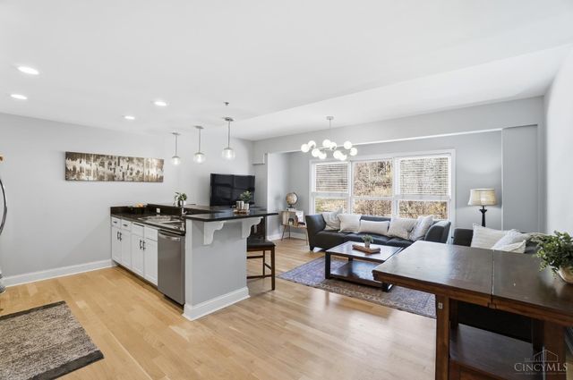 2235 Riverside Drive, Cincinnati, OH 45202