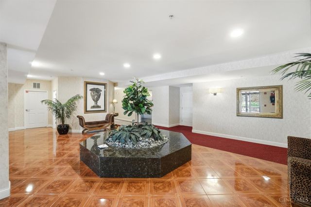 2235 Riverside Drive, Cincinnati, OH 45202