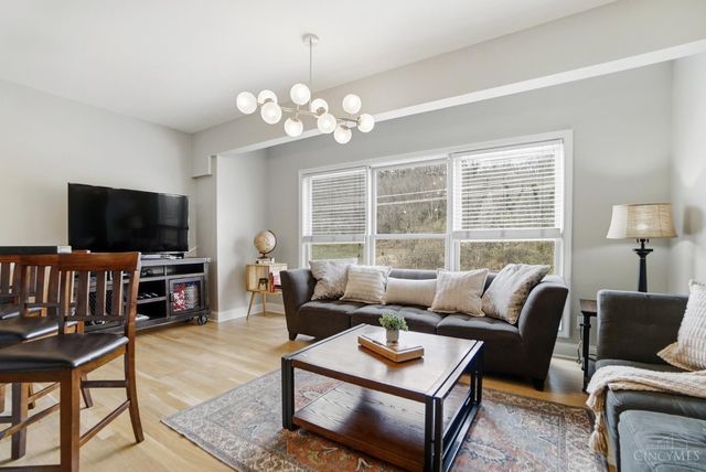 2235 Riverside Drive, Cincinnati, OH 45202