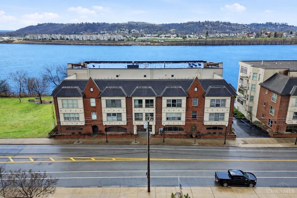 2235 Riverside Drive, Cincinnati, OH 45202