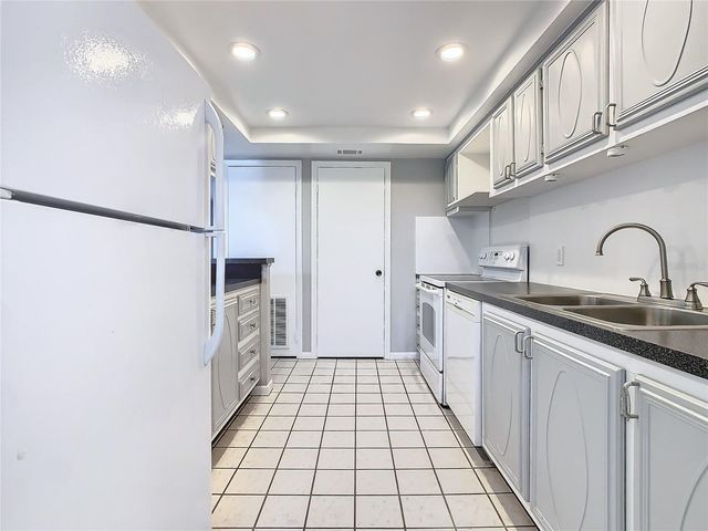 1130 N LAKE PARKER AVENUE A302, Lakeland, FL 33805
