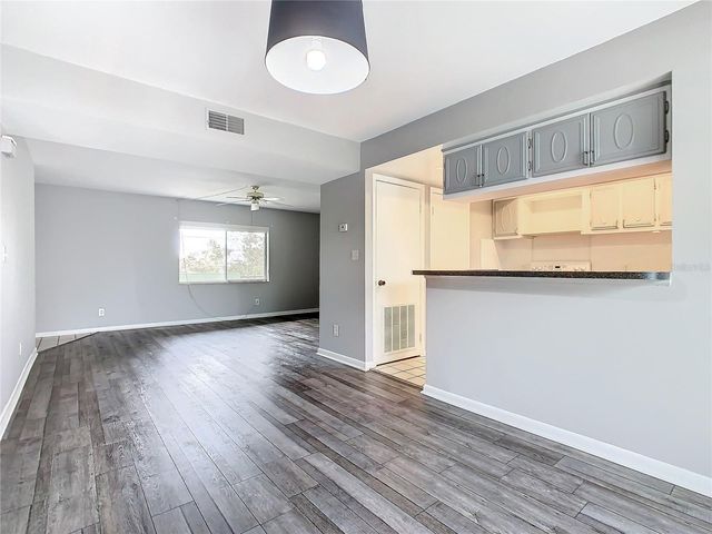 1130 N LAKE PARKER AVENUE A302, Lakeland, FL 33805