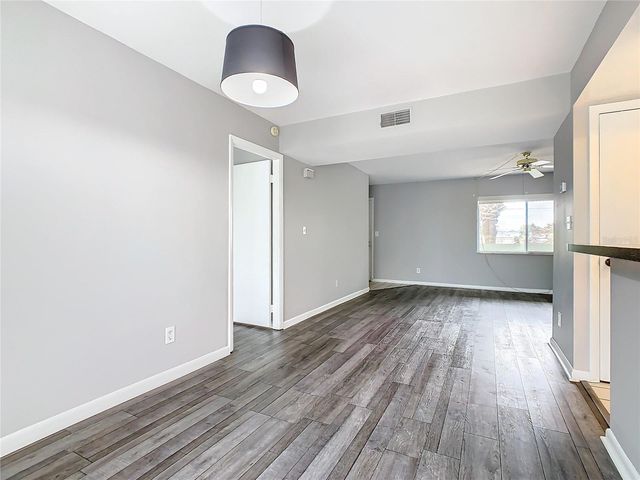 1130 N LAKE PARKER AVENUE A302, Lakeland, FL 33805