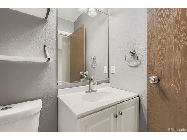 4247 S Pitkin St, Aurora, CO 80013