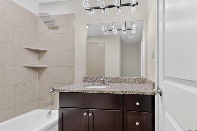 6806 Bale Rdg, San Antonio, TX 78252