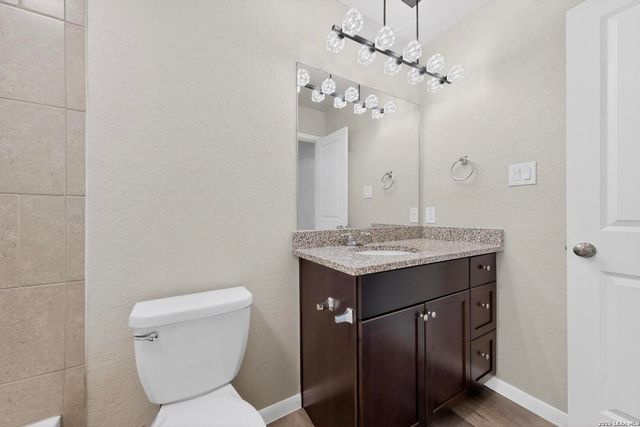 6806 Bale Rdg, San Antonio, TX 78252