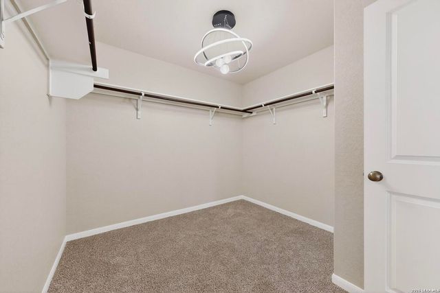 6806 Bale Rdg, San Antonio, TX 78252