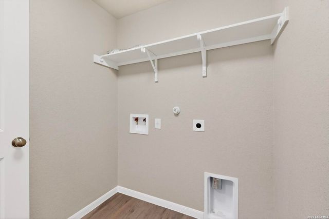 6806 Bale Rdg, San Antonio, TX 78252