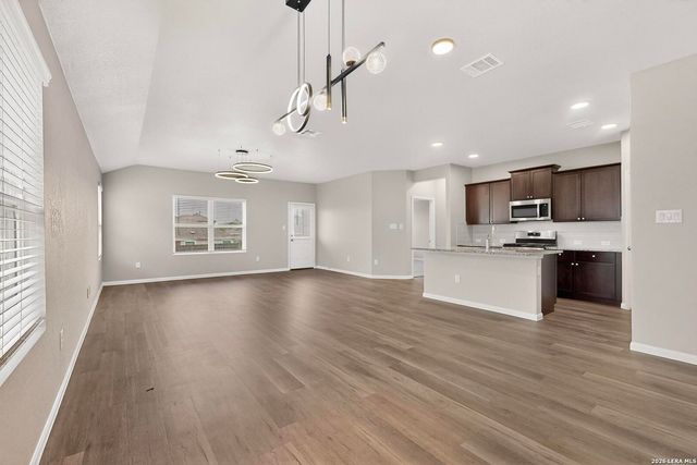 6806 Bale Rdg, San Antonio, TX 78252
